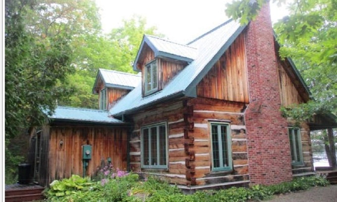 Georgian Bay Cottage | Beautiful Luxury Muskoka Waterfront Dream Cottage on Six Mile Lake