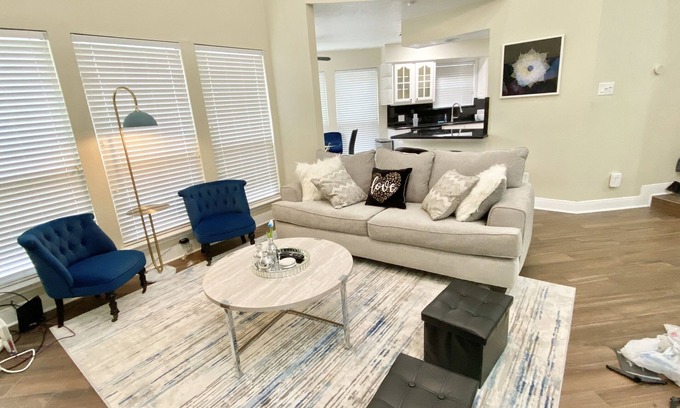 Meadows Place House | beautiful luxury villa near Sugarland/Houston