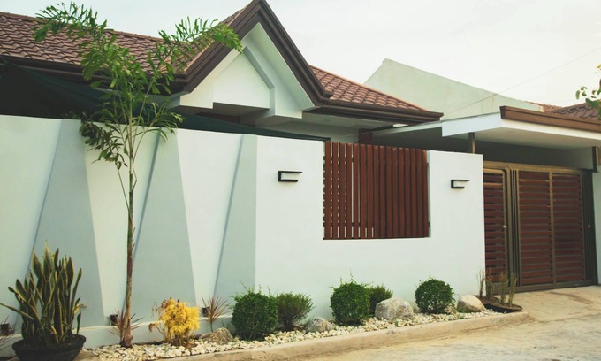 General Santos House | Beautiful Modern Home in Gensan w/ Wifi & Netflix