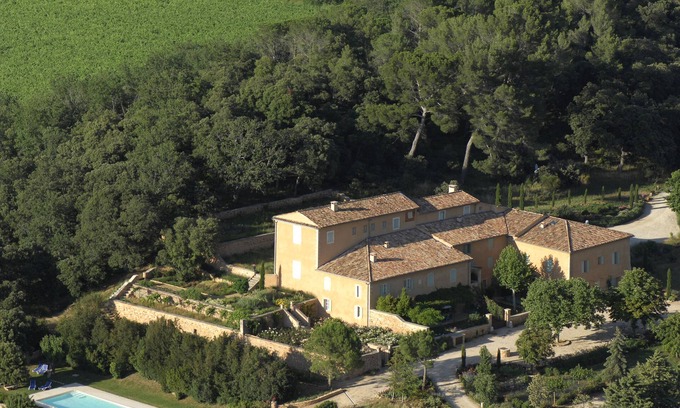 Rustrel House | Beautiful manor with swimming pool and orchard facing the Provençal Colorado
