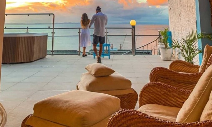 Santo Antonio House | Beautiful Mansion with Bay View and Jacuzzi