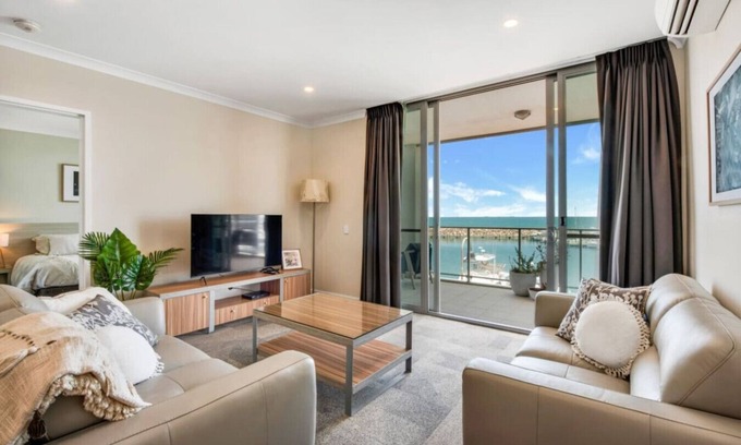 Geraldton Apartment | Beautiful Marina View Apartment