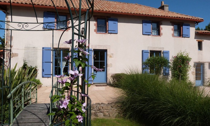 La Roche-sur-Yon House | BEAUTIFUL MASTER HOUSE IN THE COUNTRYSIDE 8 MIN FROM LA ROCHE SUR YON - WIFI