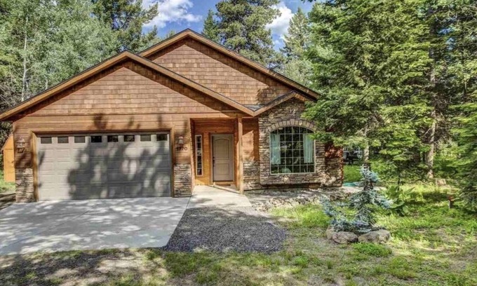 McCall Cabin | Beautiful McCall family CABIN with hot tub 1.5 miles from downtown McCall