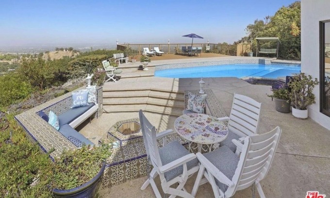Encino House | Beautiful Mega Mansion in Los Angeles!