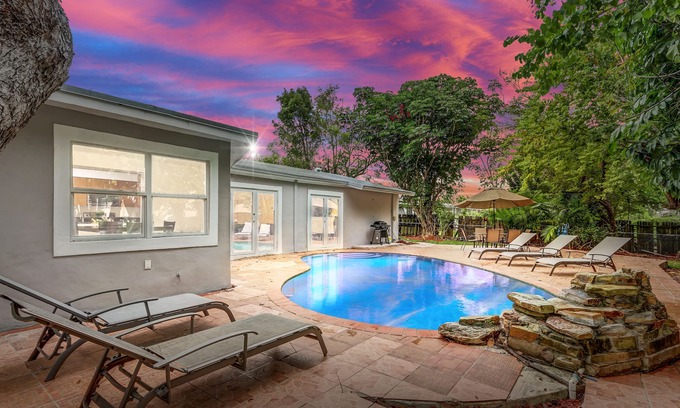 Palmetto Estates House | BEAUTIFUL MIAMI HOME W/HEATED POOL BY GOLF COURSE