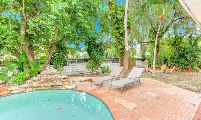 Palmetto Estates House | BEAUTIFUL MIAMI HOME W/HEATED POOL BY GOLF COURSE