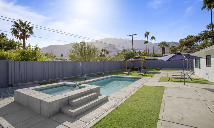 Racquet Club Estates House | Beautiful Mid Century Modern Alexander home