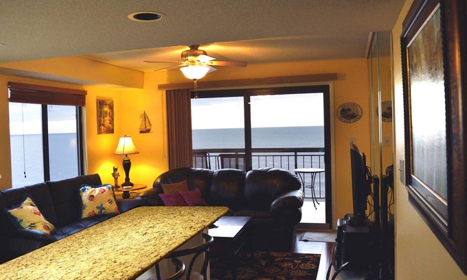 North Myrtle Beach Condo | Beautiful/Modern Corner Penthouse 😎1BR Oceanfront w/Panoramic-View, 310 Reviews