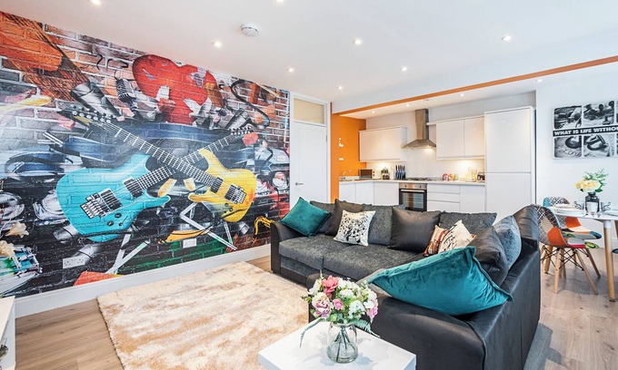 Kilburn Apartment | Beautiful, Modern 2-bedroom in Unbeatable Location