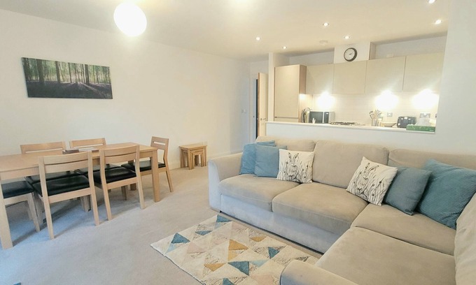 Cambridge Apartment | Beautiful modern apartment close to river and Cambridge city centre