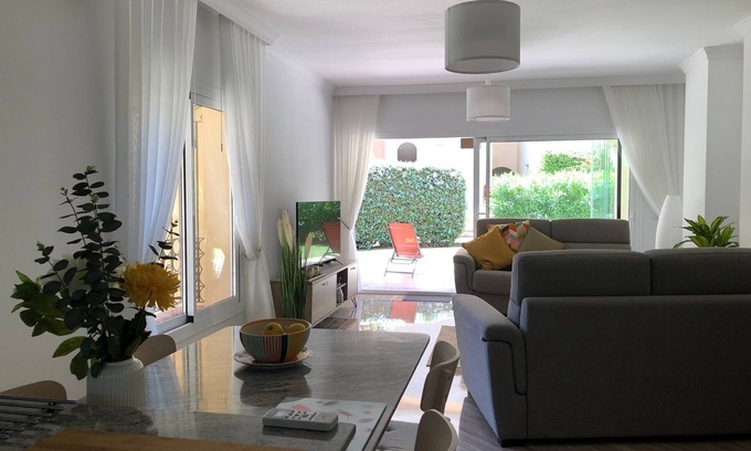 Elviria Apartment | Beautiful modern apartment in the heart of Elviria