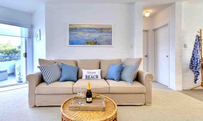 Cottesloe Apartment | Beautiful, modern apartment seconds from beach