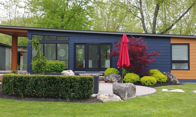 Pointe aux Roches Cottage | Beautiful modern cottage for rent located on a golf course