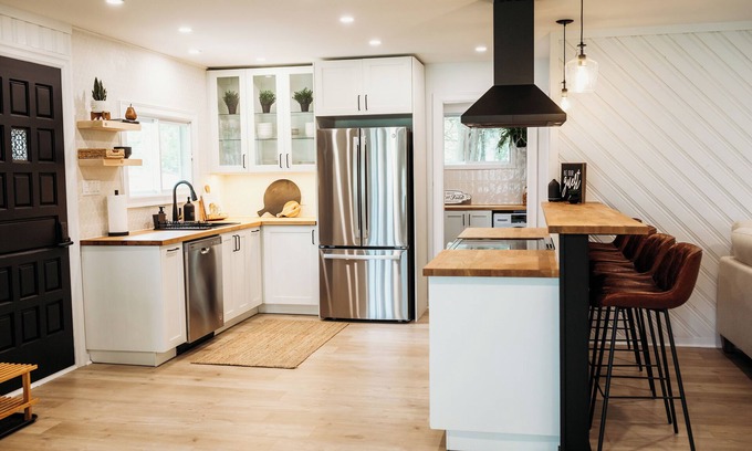Horton Cottage | Beautiful, modern, cottage with hot tub and more