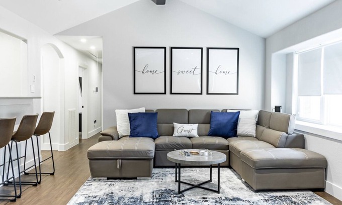 Katy House | 🏡Beautiful modern entire home in Katy, Tx❤️Fully renovated!