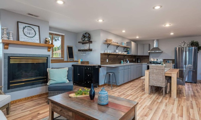 Jenison Cottage | Beautiful Modern Farmhouse in Hudsonville MI