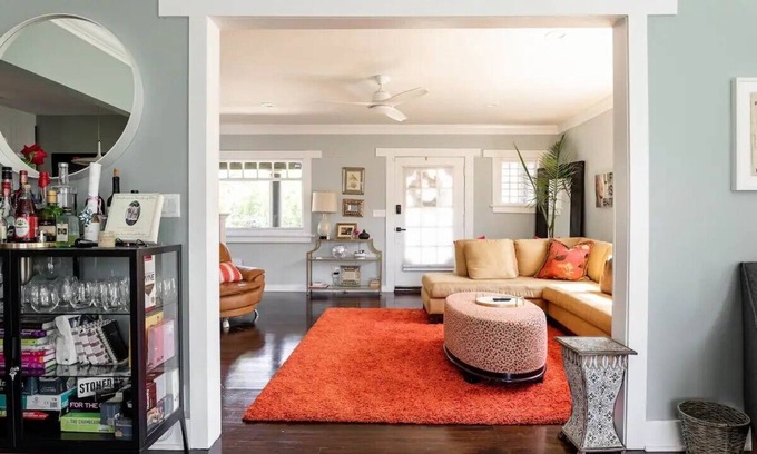 North Central House | Beautiful Modern Home Walk to Rose Bowl Activities