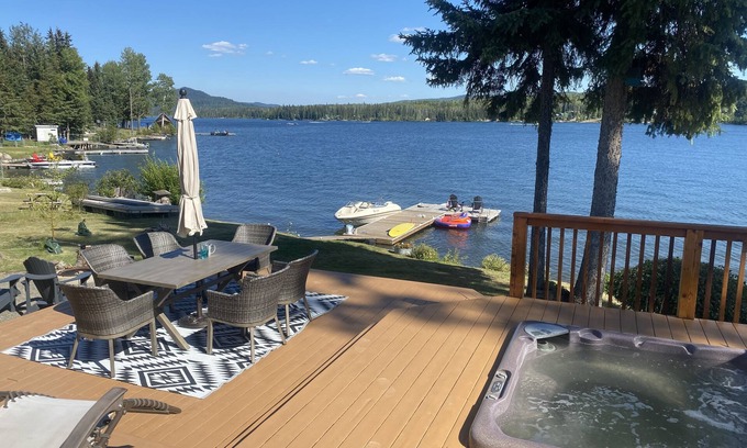 Deka Lake House | Beautiful modern house on Deka Lake with private dock and hot tub.