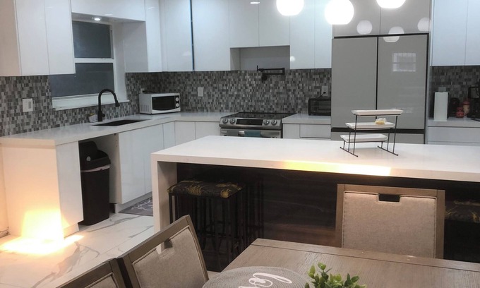 Carol City House | Beautiful Modern Lifestyle rooms