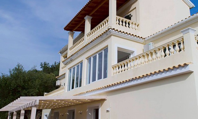 Magoulades Villa | Beautiful Modern Villa With Large Pool And fantastic Sea Views.