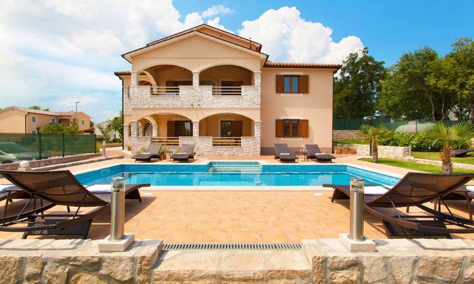 Brgod Villa | Beautiful modern villa in a small village near the sea