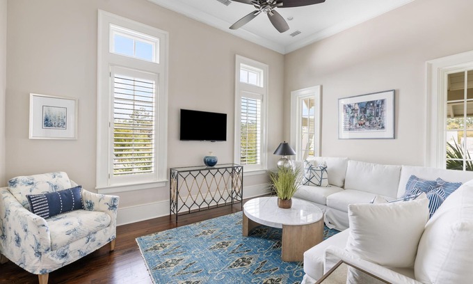 Palmetto Bluff House | Beautiful Moreland Village Carriage House - private pool, outdoor kitchen, private entrance!