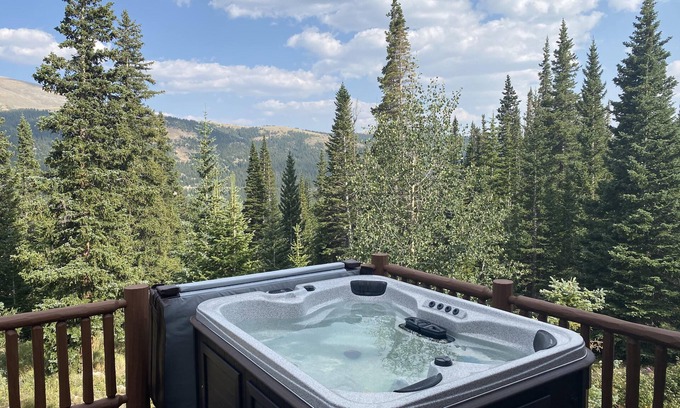 Alma Cabin | Beautiful Mountain Cabin 3BD/3.5 bath.Wonderful Views 15 miles from Breckenridge
