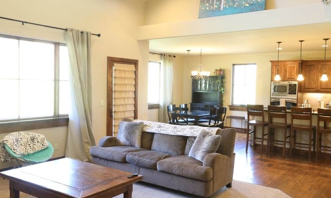 Gypsum House | Beautiful mountain home on golf course