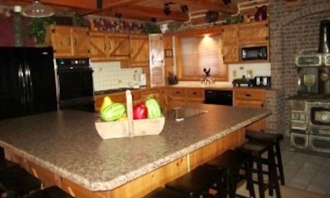 Wisdom House | Beautiful Mountain Lodge - Big Hole Valley, Montana