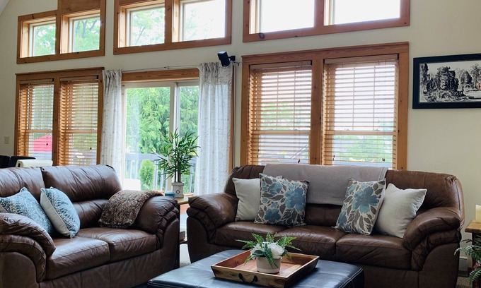 Tannersville House | Beautiful mountain house with incredible views of the Pocono mountains.
