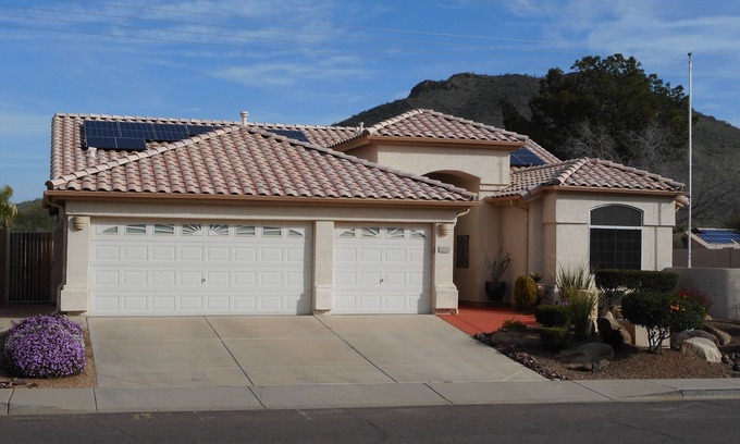 Pinnacle Hill House | Beautiful Mountain Views