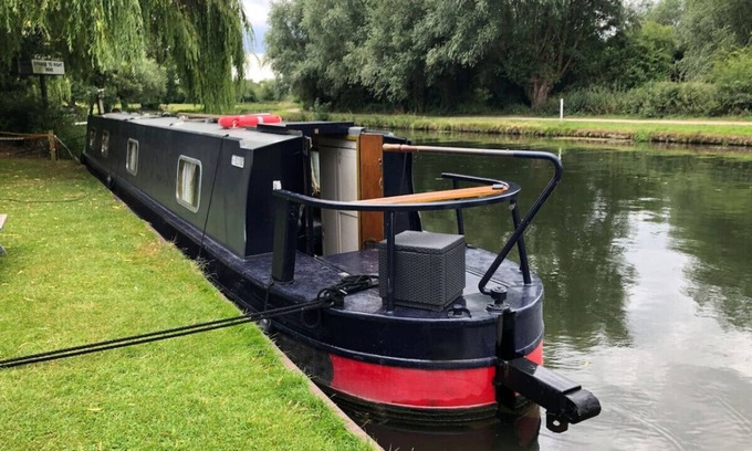 Cambridge City Centre Boat Rental | Beautiful Narrowboat Glyndwr
