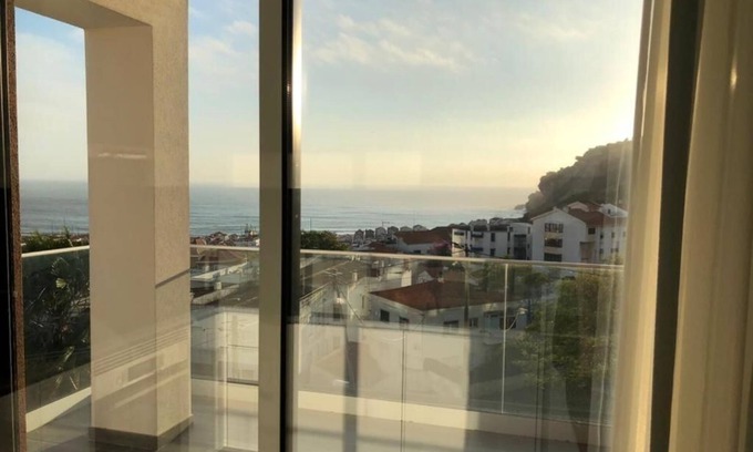 Nazare Apartment | Beautiful Nazaré Apartment, Steps to the Beach!