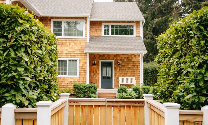 Gearhart House | Beautiful Neacoxie Creek Front, Hot Tub, Short Walk to Beach, Kayak from Yard
