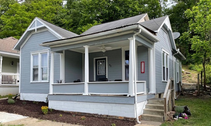 Nelsonville Cottage | Beautiful Nelsonville Cottage near Hocking Hills area, close to Historic Square