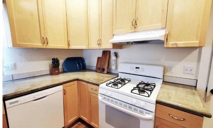 Downtown House | Beautiful New 3 Bedroom Home with Garage.