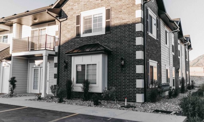 Logan Condo | Beautiful New 3 BR 2BA Townhome, No stairs!