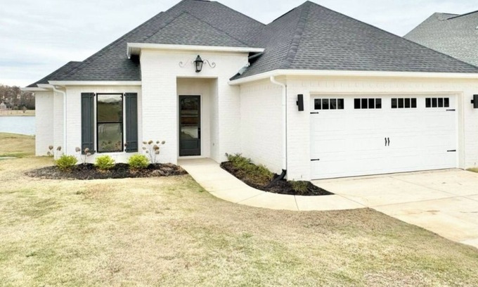 Mayhew House | Beautiful, New 4BR lake home located between Starkville and Columbus off Hwy 82