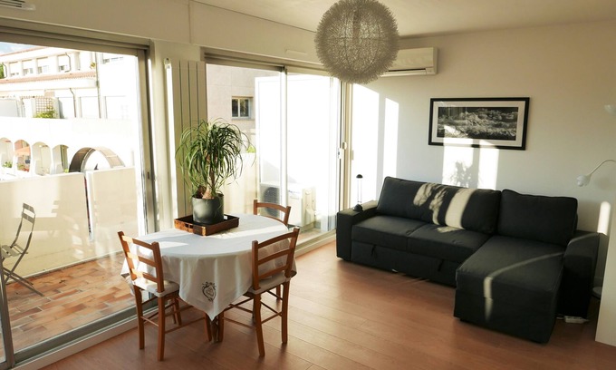 Avignon City Centre Apartment | BEAUTIFUL NEW APARTMENT QUIET BRIGHT HYPER CENTER WITH PRIVATE GARAGE