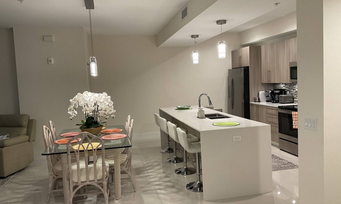 Majestic Palms Condo | Beautiful new fully furnished condo just minutes from Sanibel/Captiva beaches!