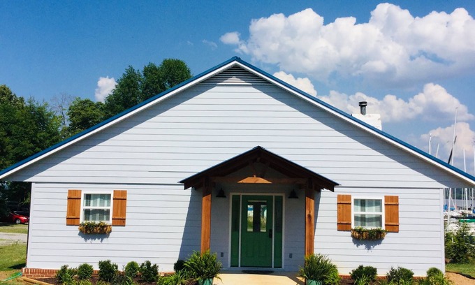 Guntersville House | Beautiful, new house on Lake Guntersville!