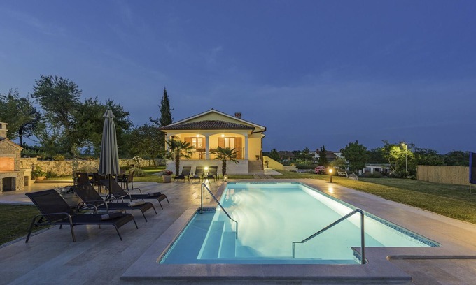 Zminj Villa | Beautiful new villa with pool - LAST MINUTE -10% (24.6.-5.7.2025.)
