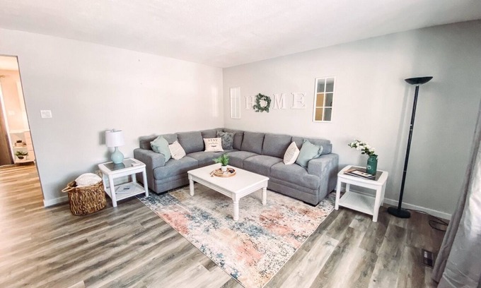 South Lethbridge House | Beautiful newly refinished Home with easy access to Lethbridge with lake close.