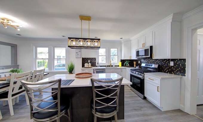 Hicksville Apartment | beautiful newly renovated 3 Bedrooms and 1.5 Bath in heart of Hicksville #14