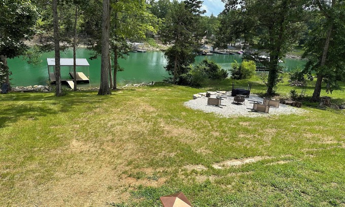 Jacksboro House | Beautiful Newly Renovated Lake House on Norris Lake minutes away from amenities!