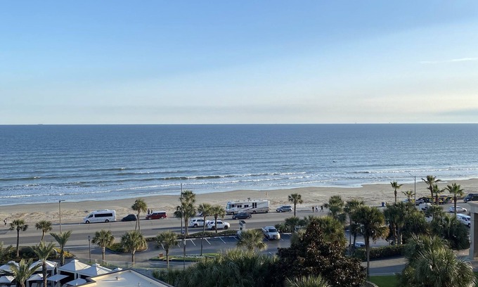 Galveston Condo | Beautiful newly renovated 1Bdrm/1 at the San Luis Resort overlooking the ocean