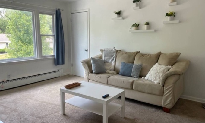 Monona Apartment | Beautiful, Newly-Renovated 2-Bedroom Apartment in Madison