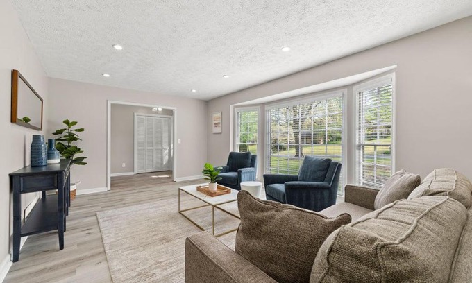 East Cobb House | Beautiful Newly-Renovated Home in Indian Hills