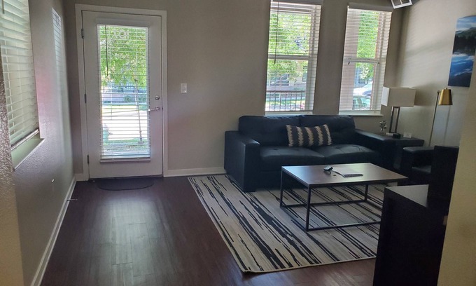 North Broadway - Holiday Apartment | Beautiful North Boulder one bedroom apartment